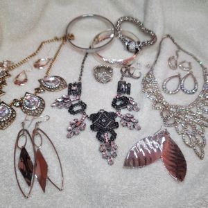 Lot 23 pcs Costume Jewelry lots of bling!